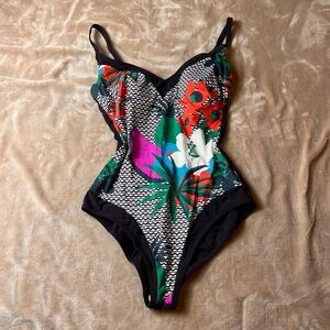 ANITA NWOT 'Mabela' Black and White V-Neck Tropical One Piece Swimsuit - Sz 34C